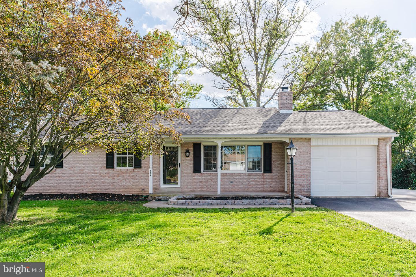 110 Maple St # — photo