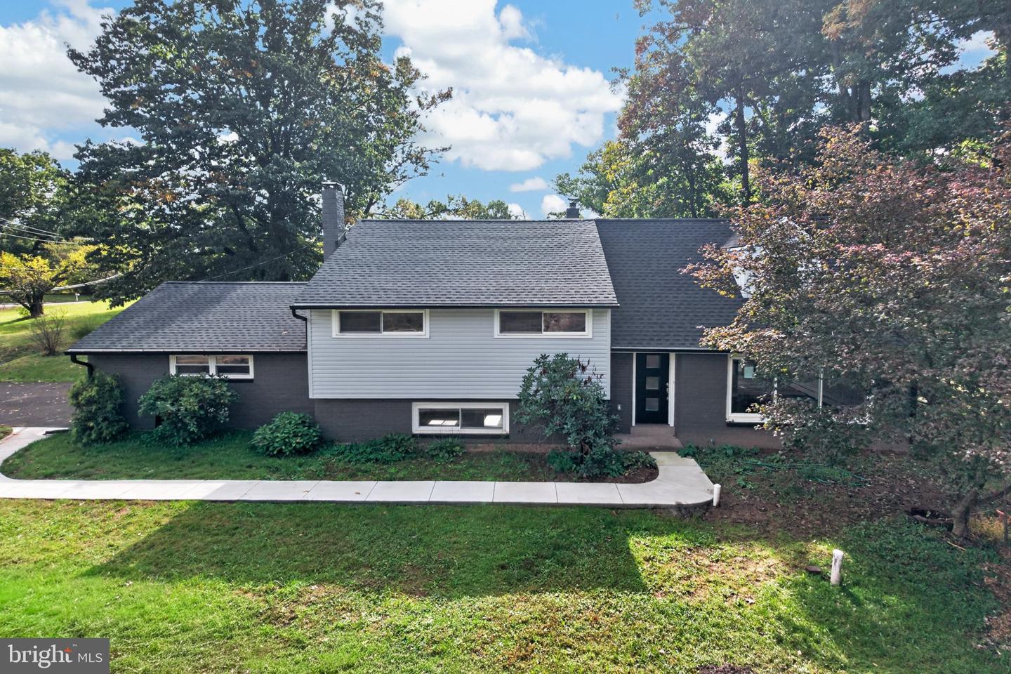 258 E Moyer Rd # — photo