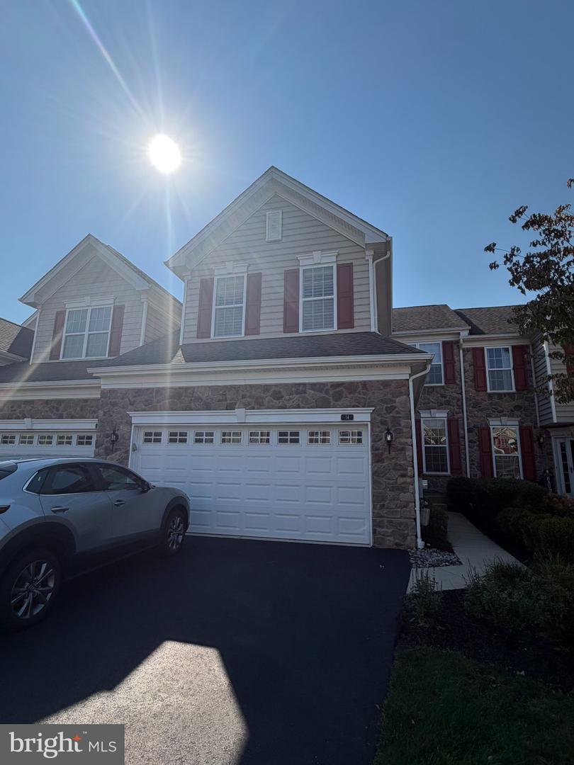 14 Iron Hill Way — photo