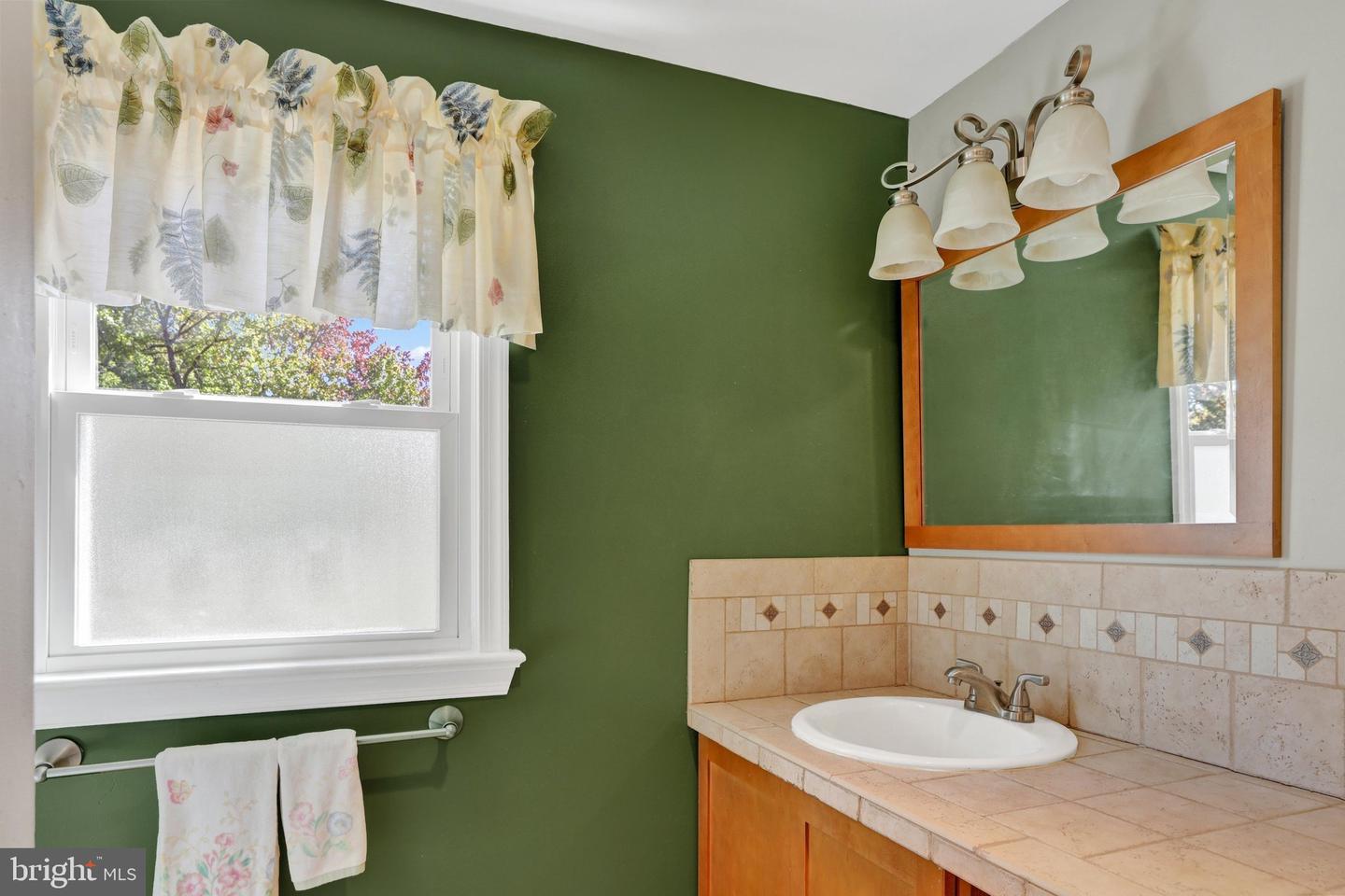 121 Clayton Rd # — photo