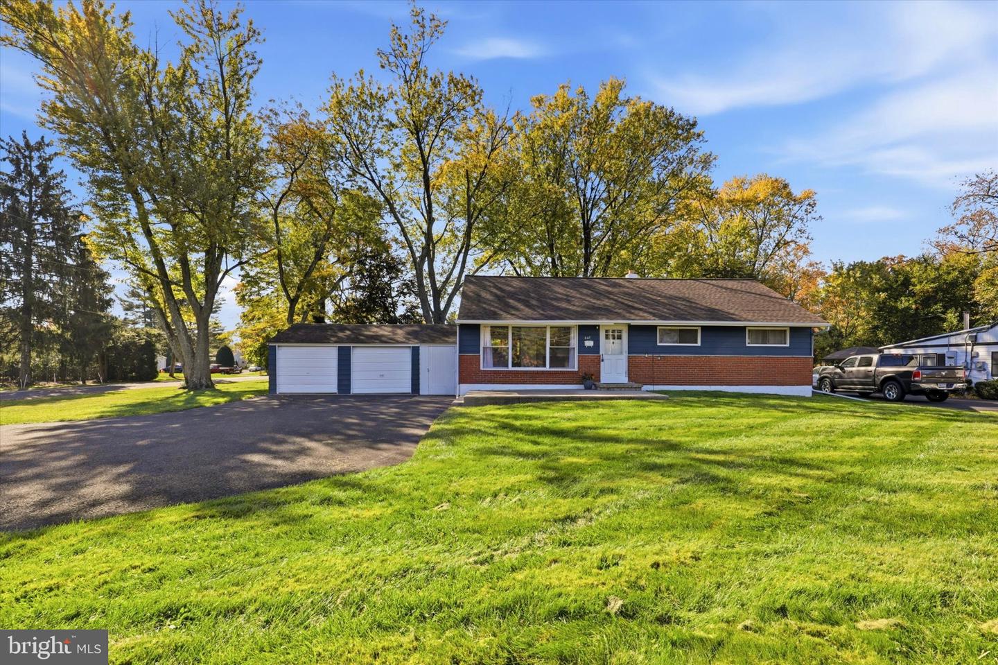 601 W County Line Rd — photo
