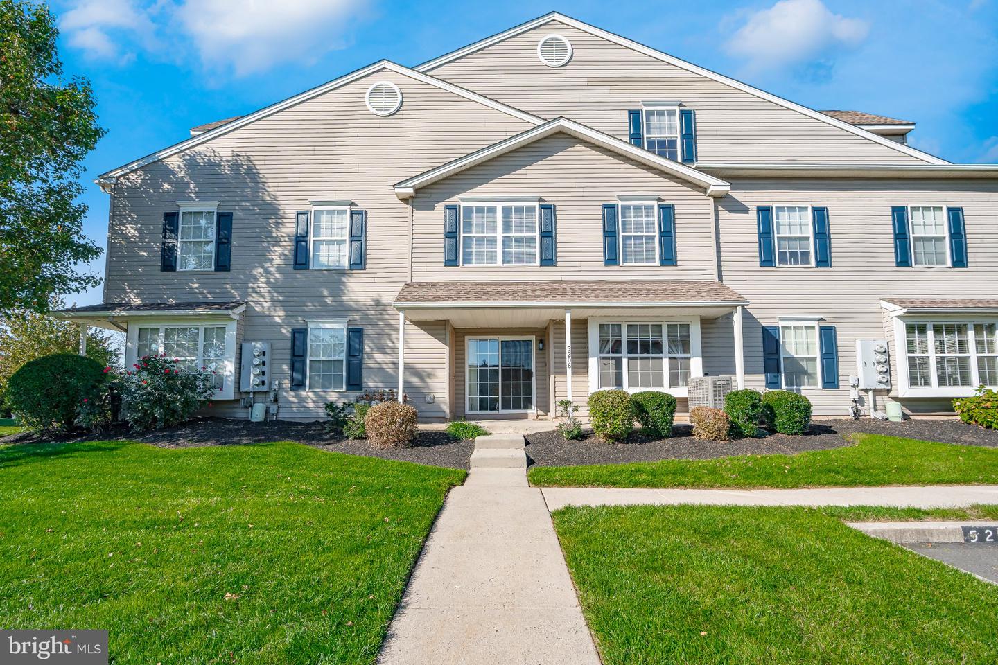 5206 Drawbridge Ct — photo