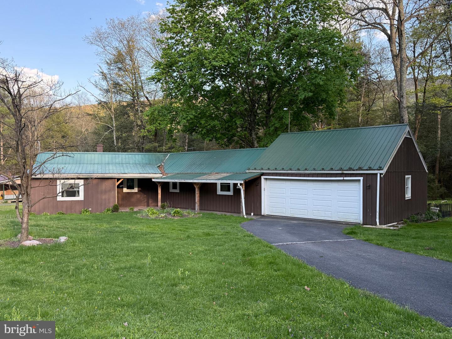 3726 New Lancaster Valley Rd — photo