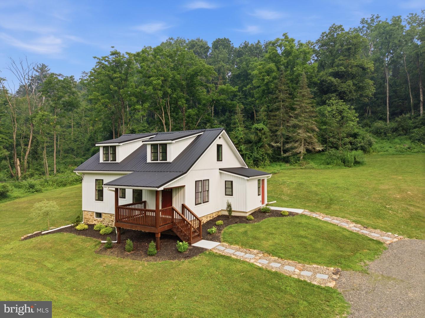 667 summit rd, MC CLURE PA 17841