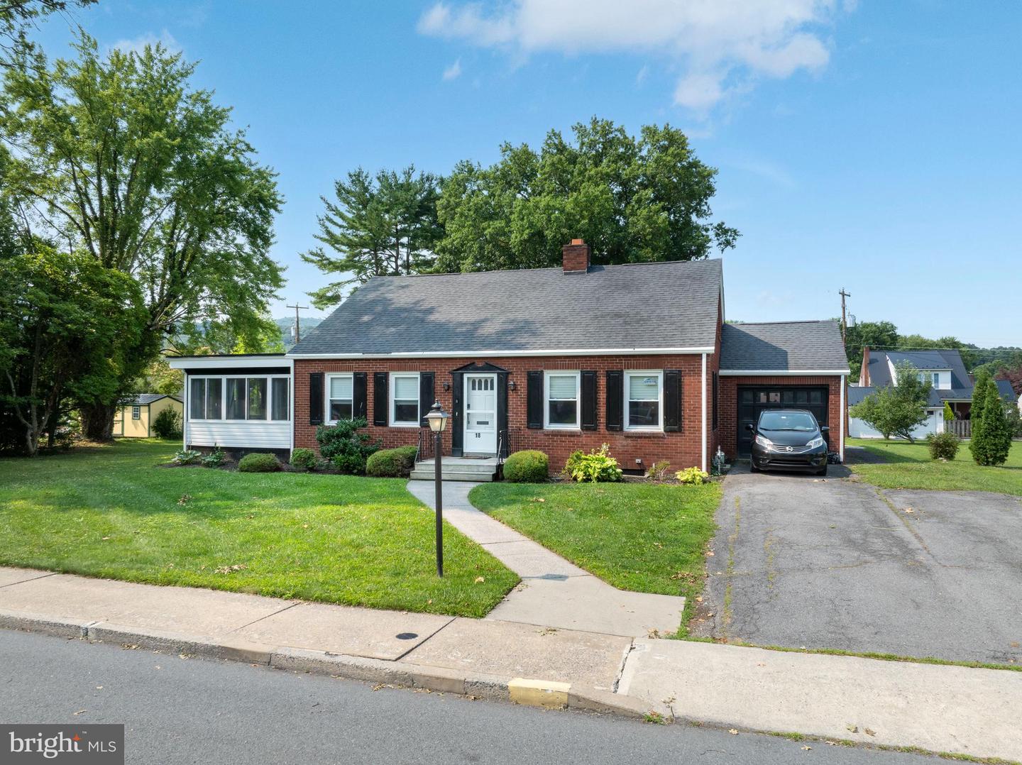 18 Sunset Rd — photo