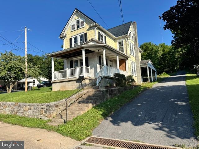 216 N Walnut St — photo