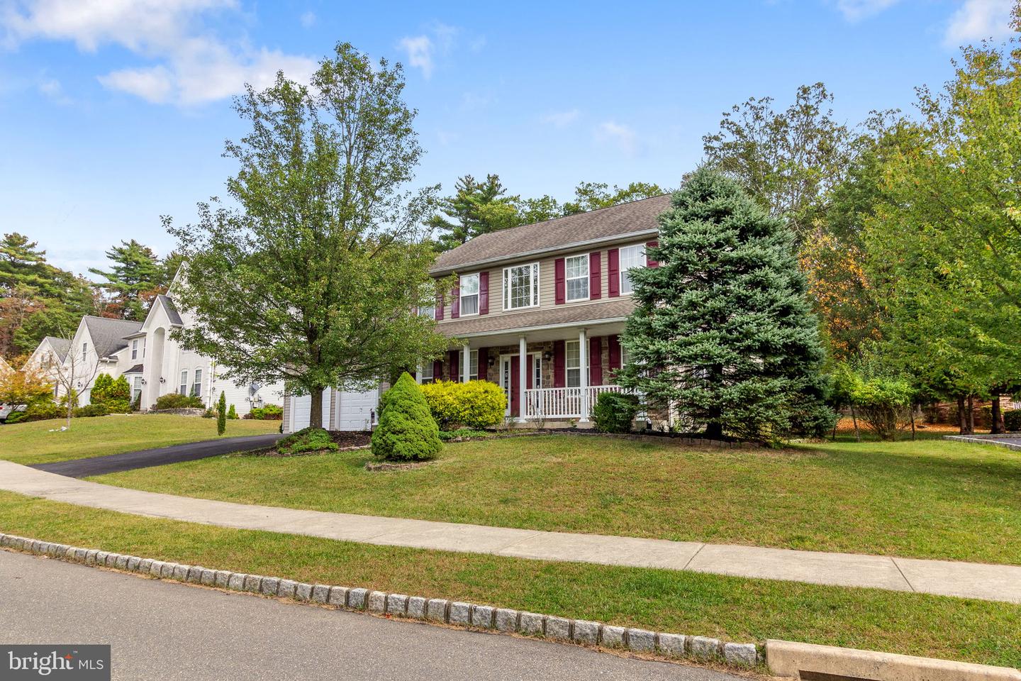 106 Daffodil Dr — photo