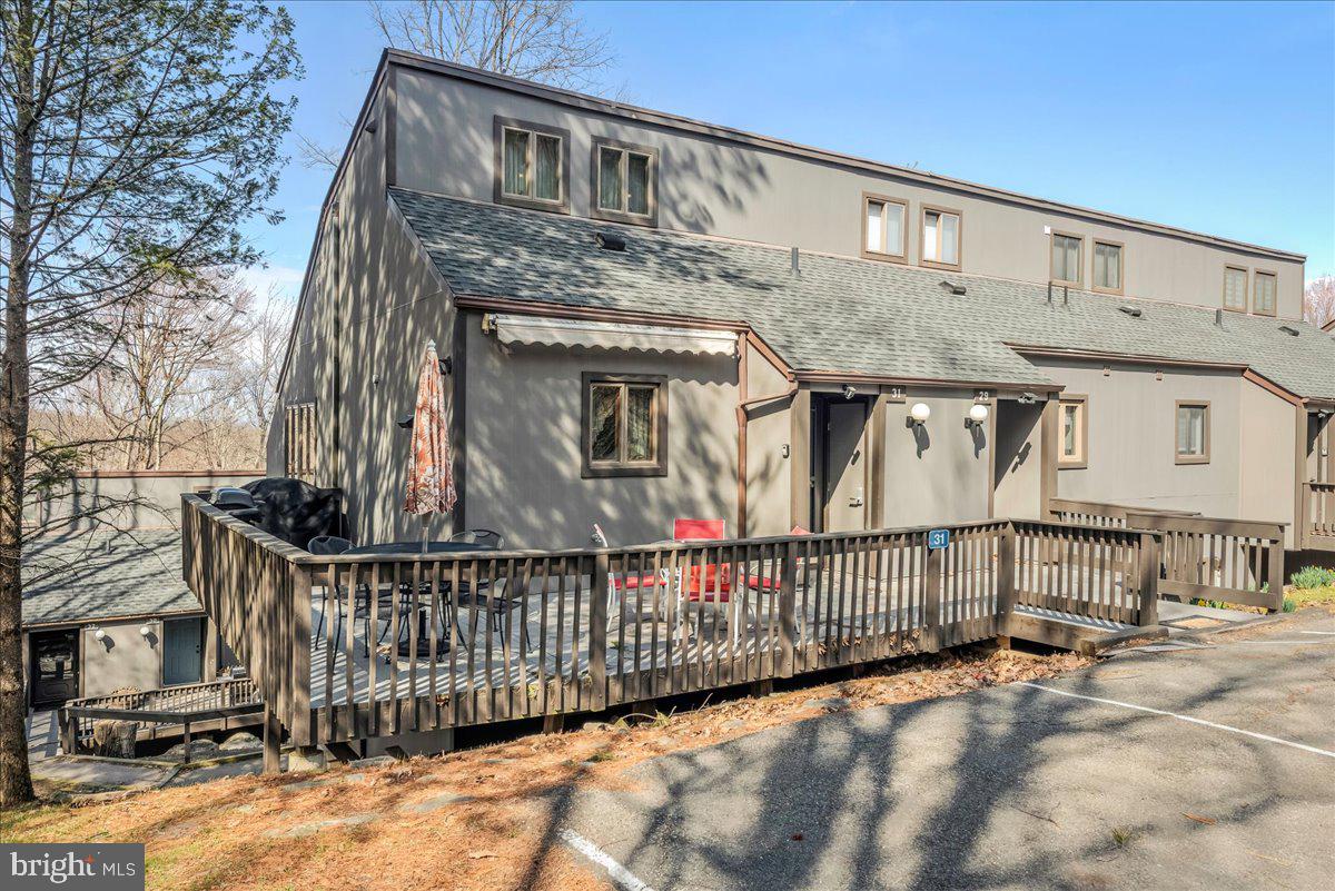 31 Middle Village Way — photo