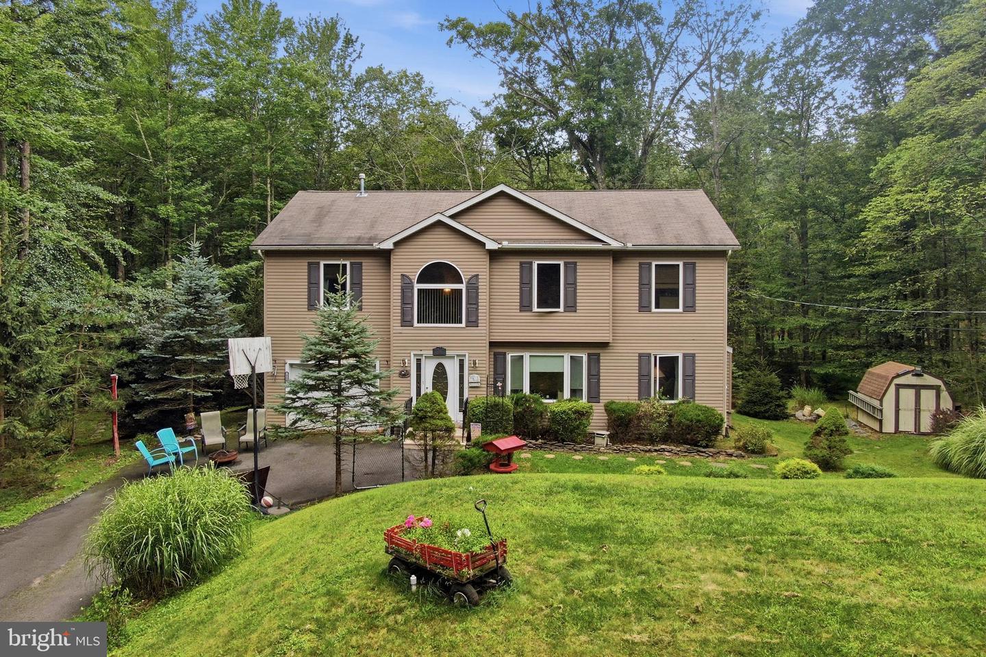 110 Aaron Dr — photo