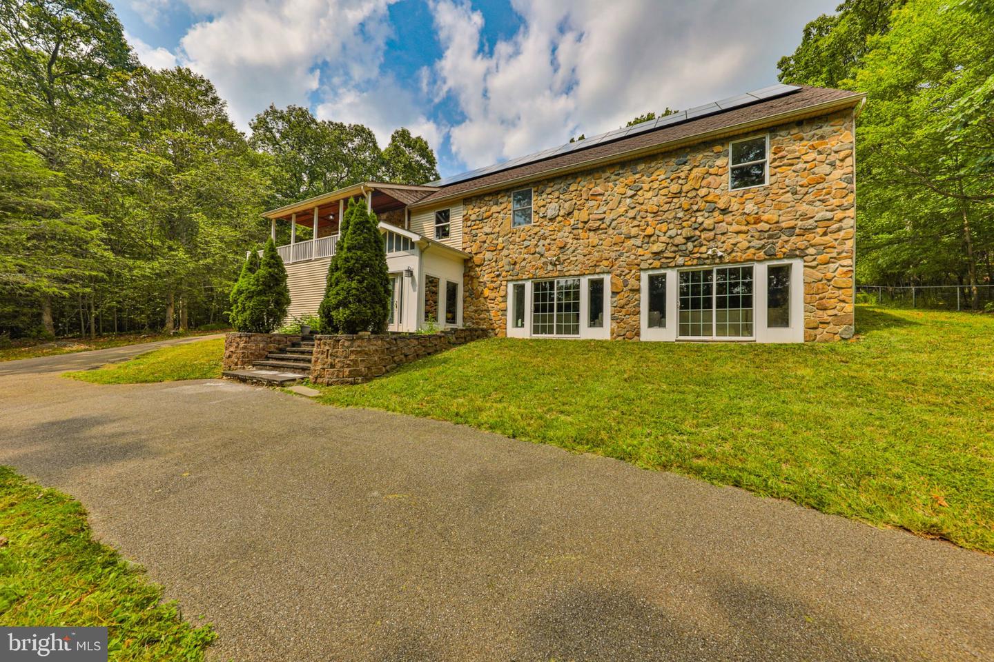 2153 Meadowlake Rd — photo
