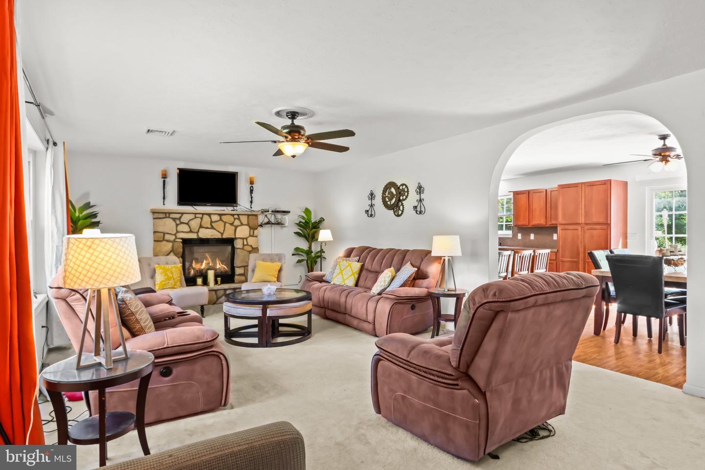 2742 Long Pond Rd — photo