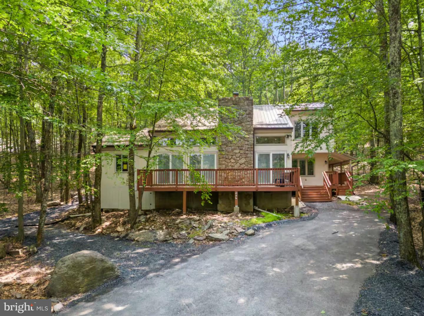 1157 Kensington Dr — photo