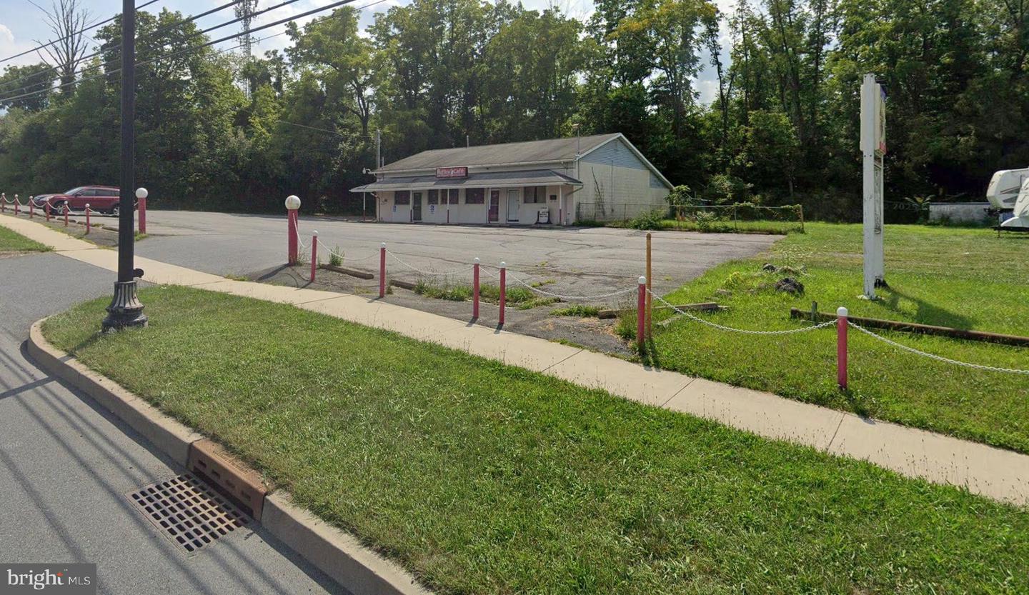 968 Hellertown Rd — photo