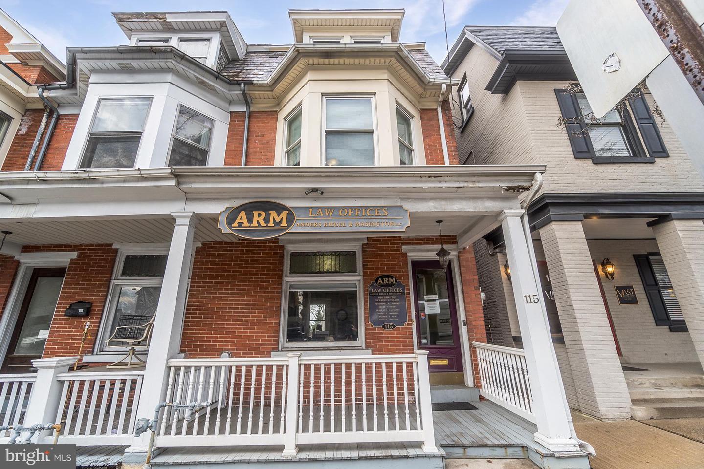 115 E Broad St — photo