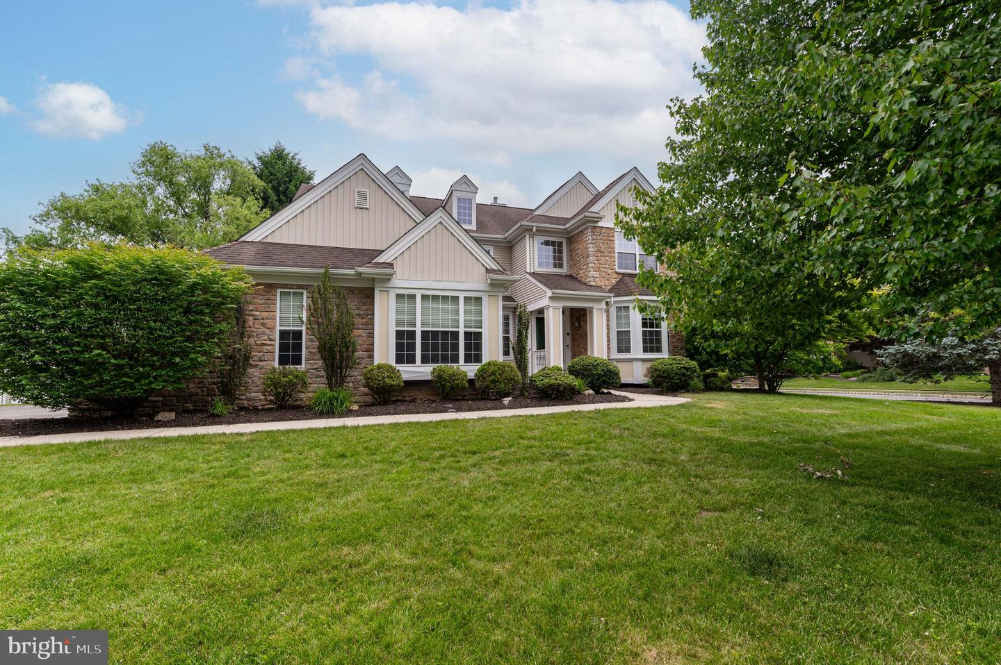 780 Ramblewood Dr — photo