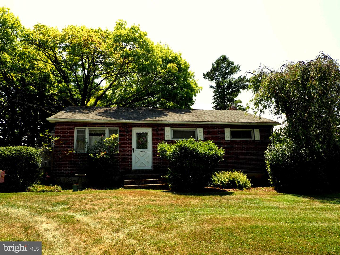 1688 Pleasant View Road, Bethlehem, PA 18015