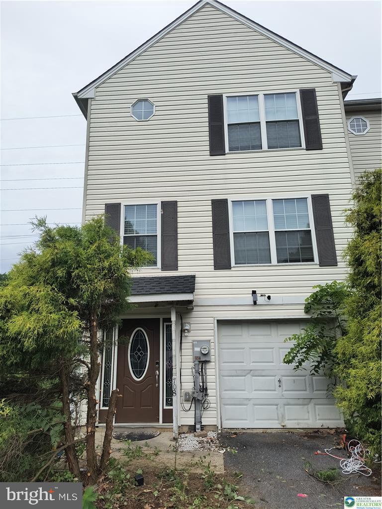 708 Bach Ct — photo