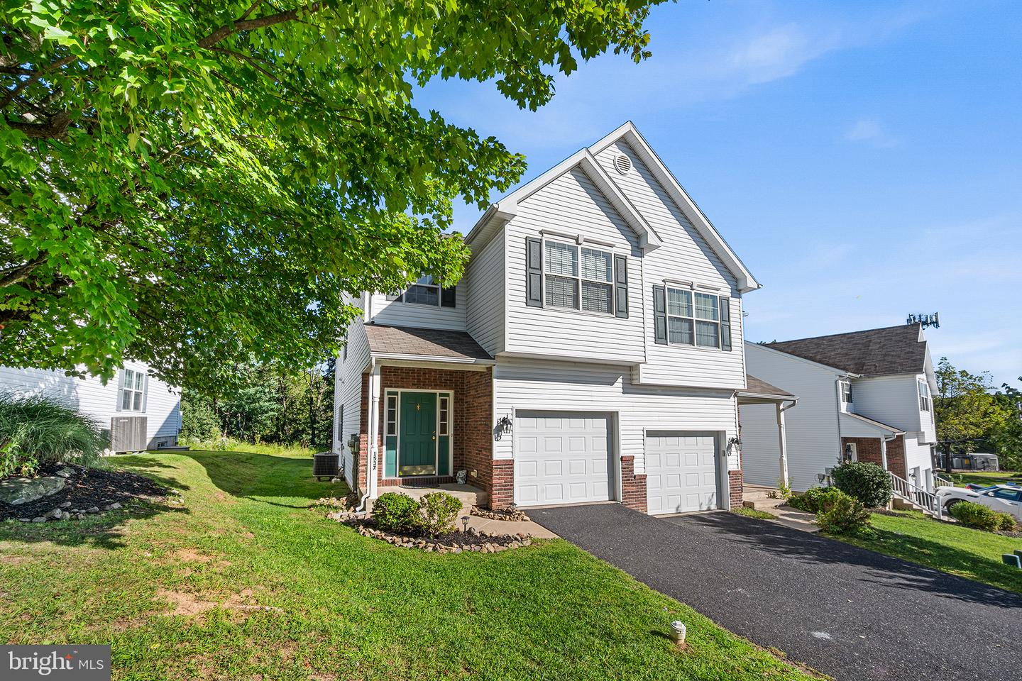 1537 Crest Park Ct — photo