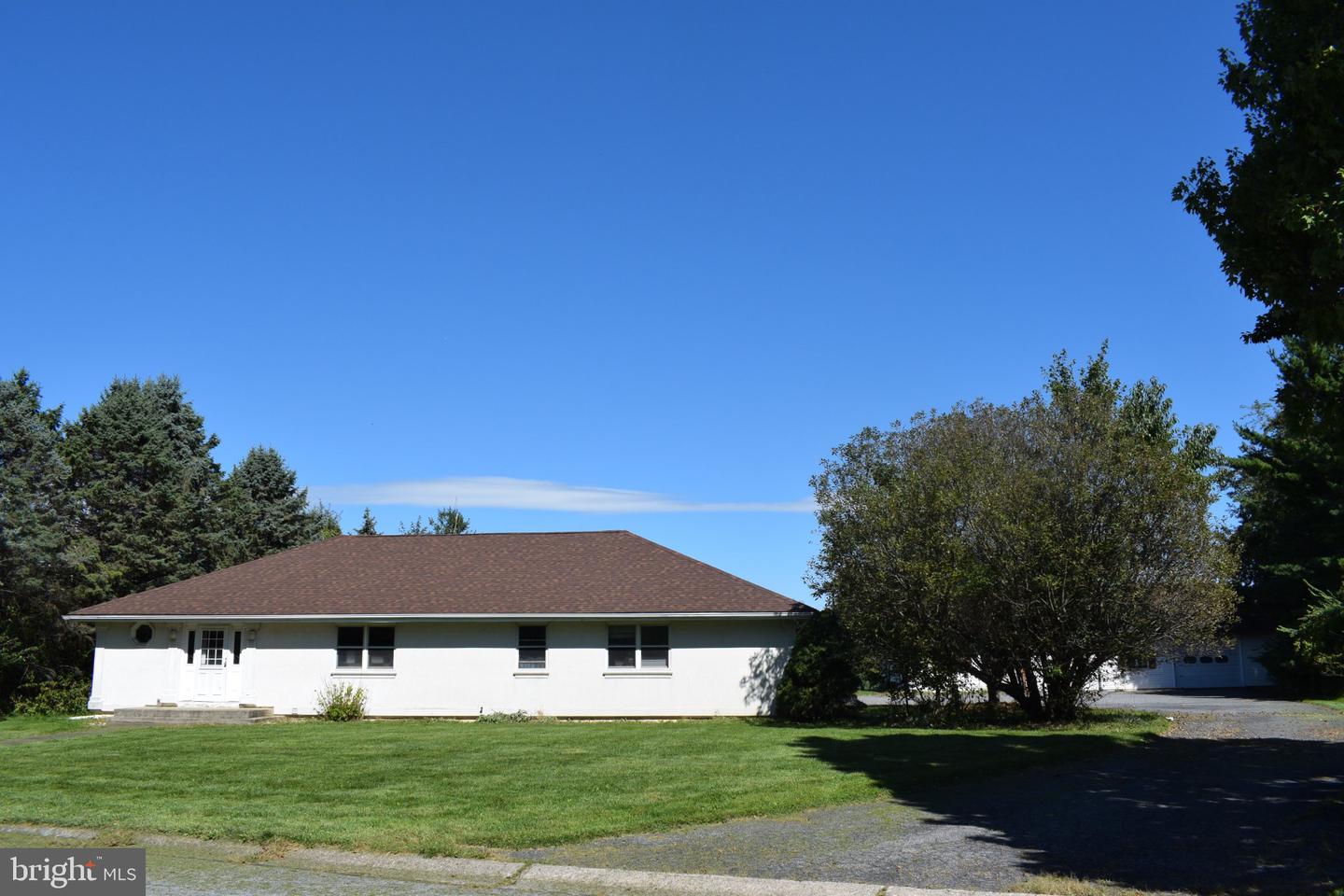 4035 Devonshire Rd — photo