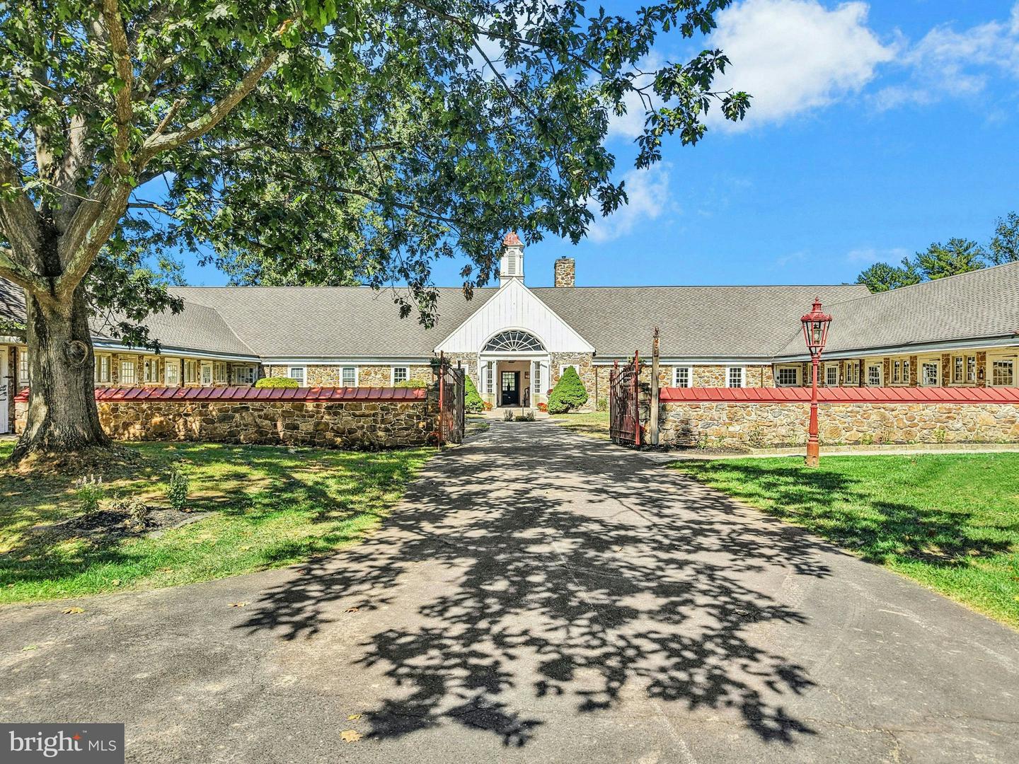 1807 Apple Tree Ln — photo