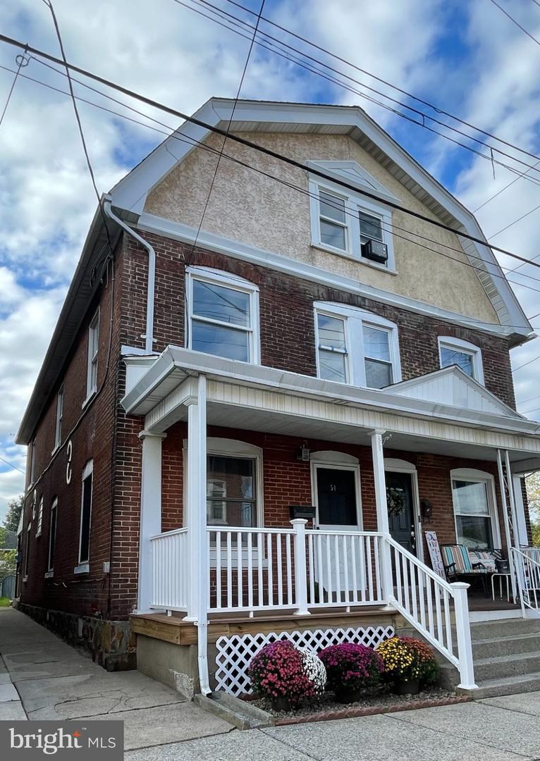 54 W Saucon St — photo