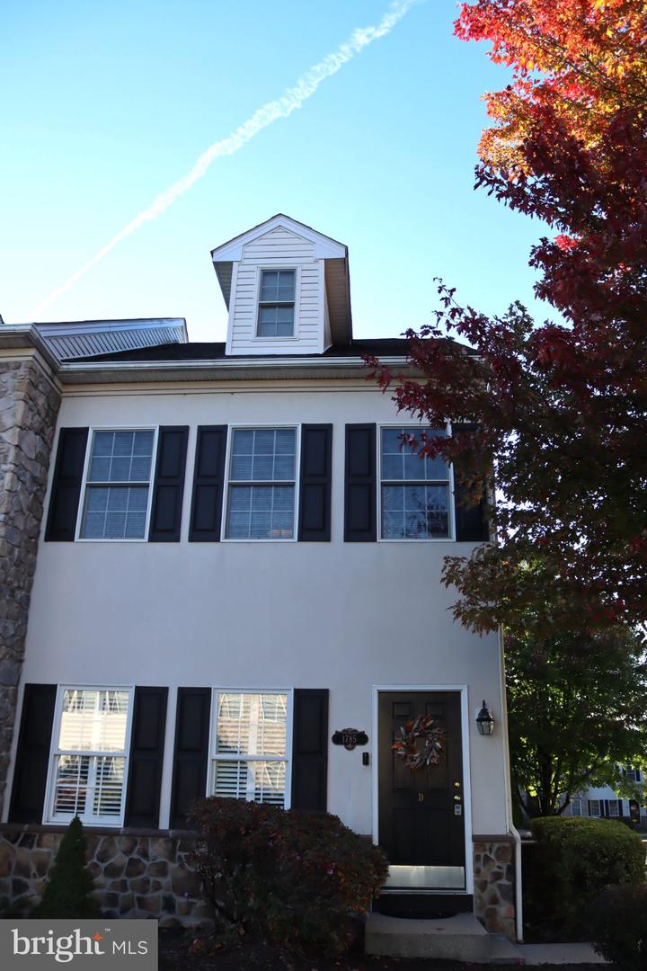 1785 Chateau Pl — photo