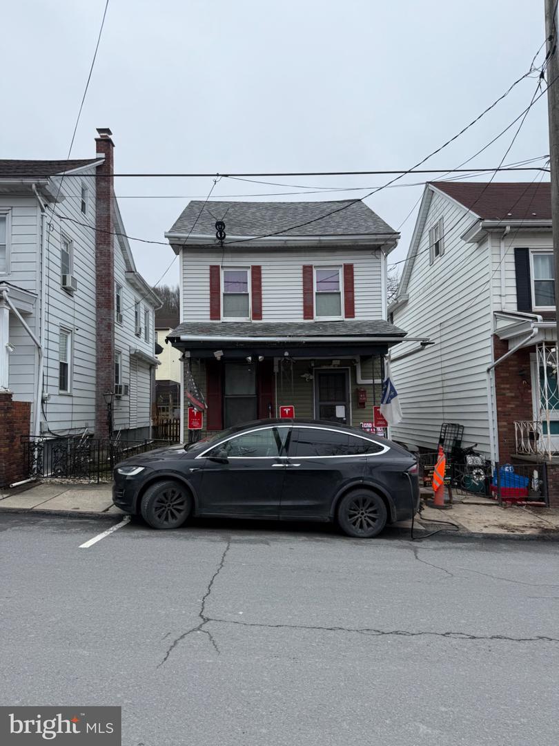 918 Race St — photo