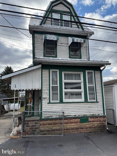 1115 Oak St — photo