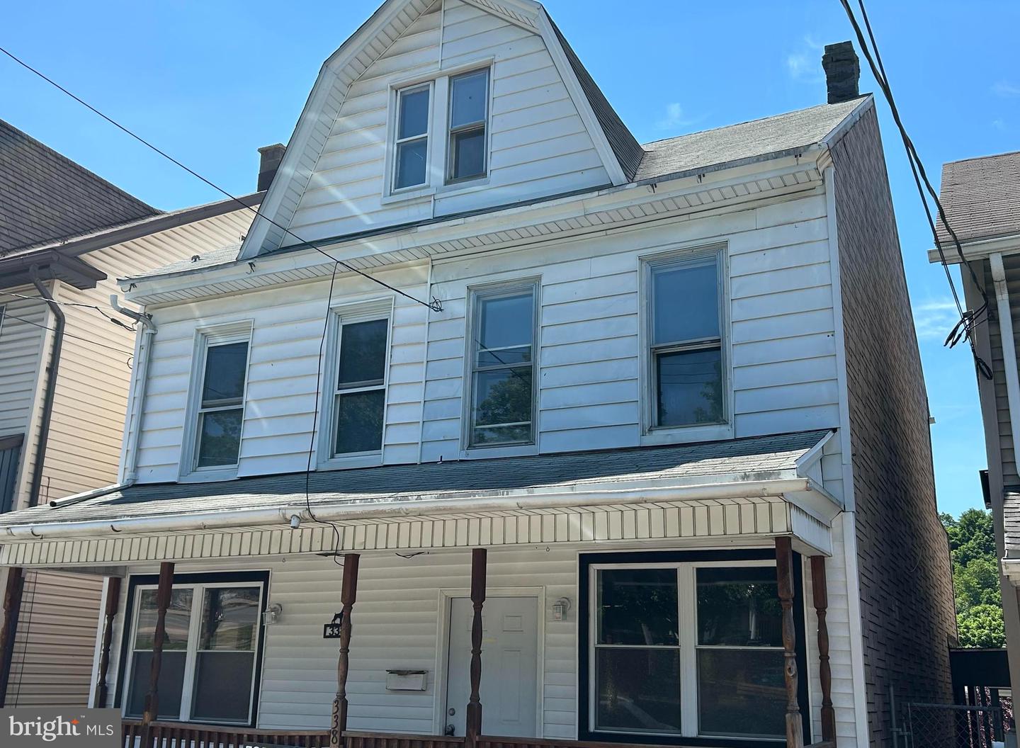 338 S Market St — photo
