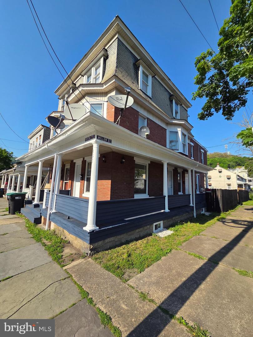 351 S 5th St — photo