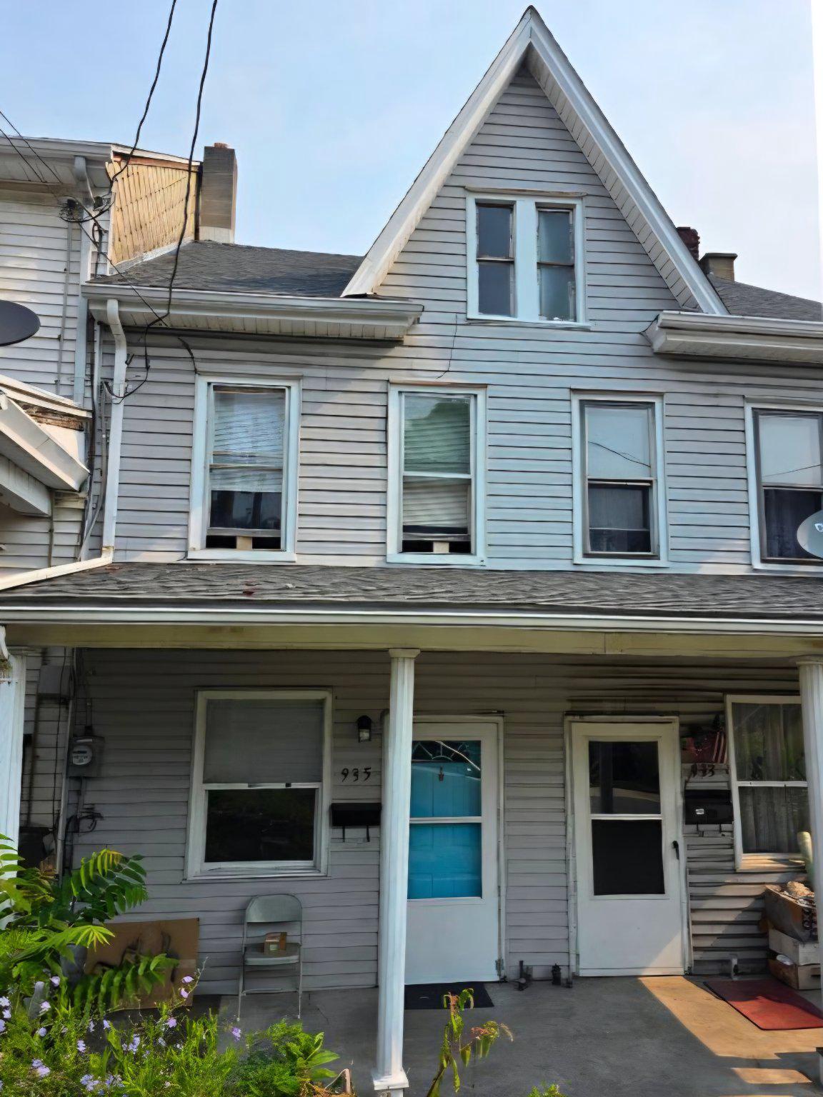 935 W Mulberry St — photo