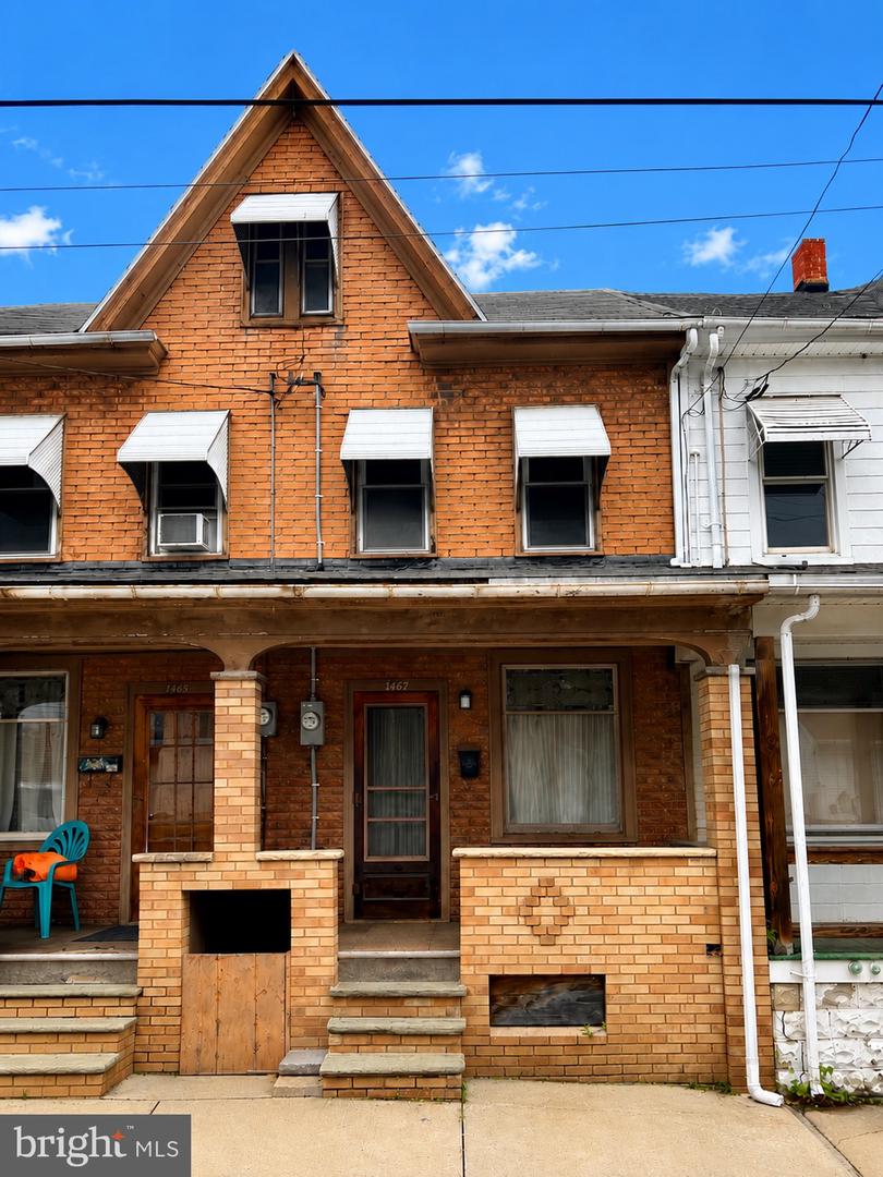 1467 Pulaski Ave — photo