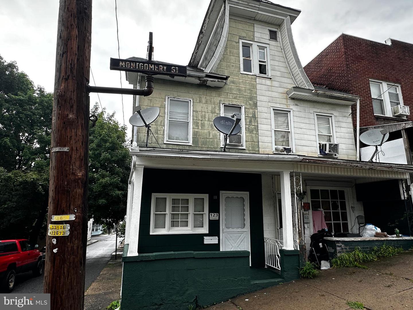 123 W Montgomery St — photo