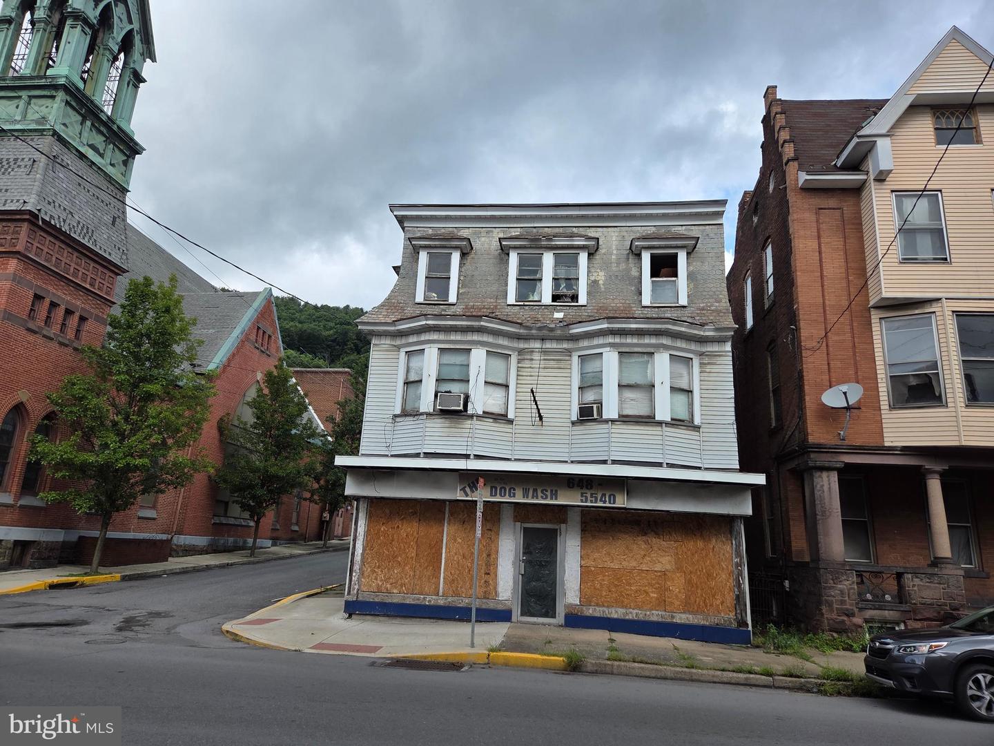201 & 203 Sunbury Street E — photo
