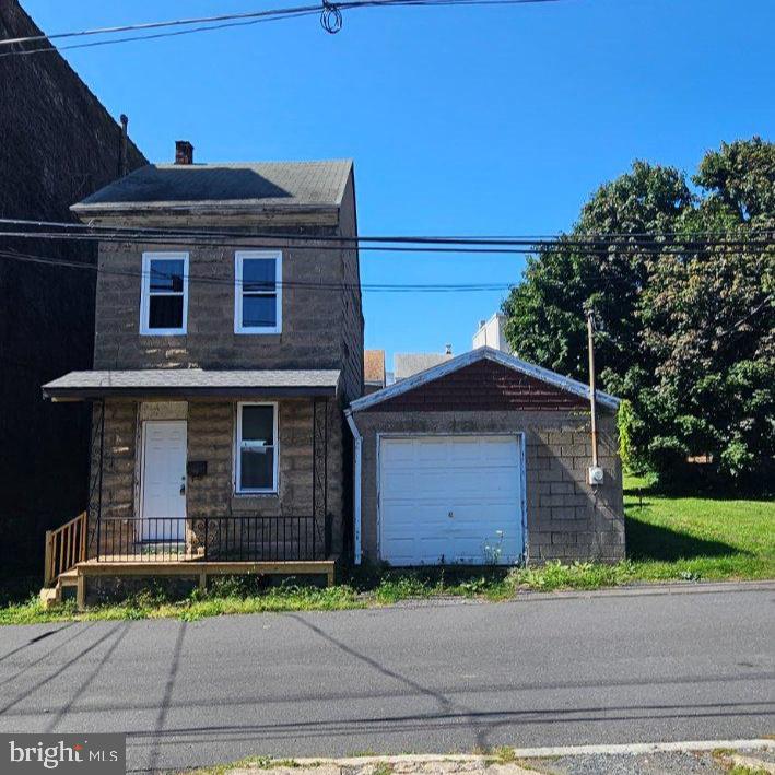 42 S Pear St — photo
