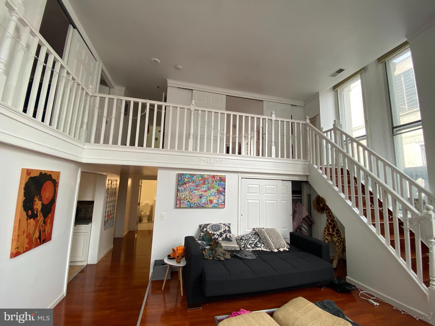 1001-13 Chestnut St #403E — photo