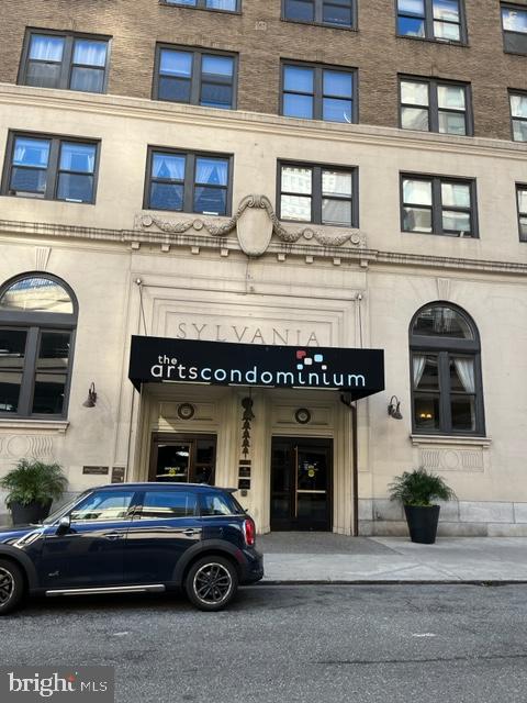 1324 Locust St #425 — photo