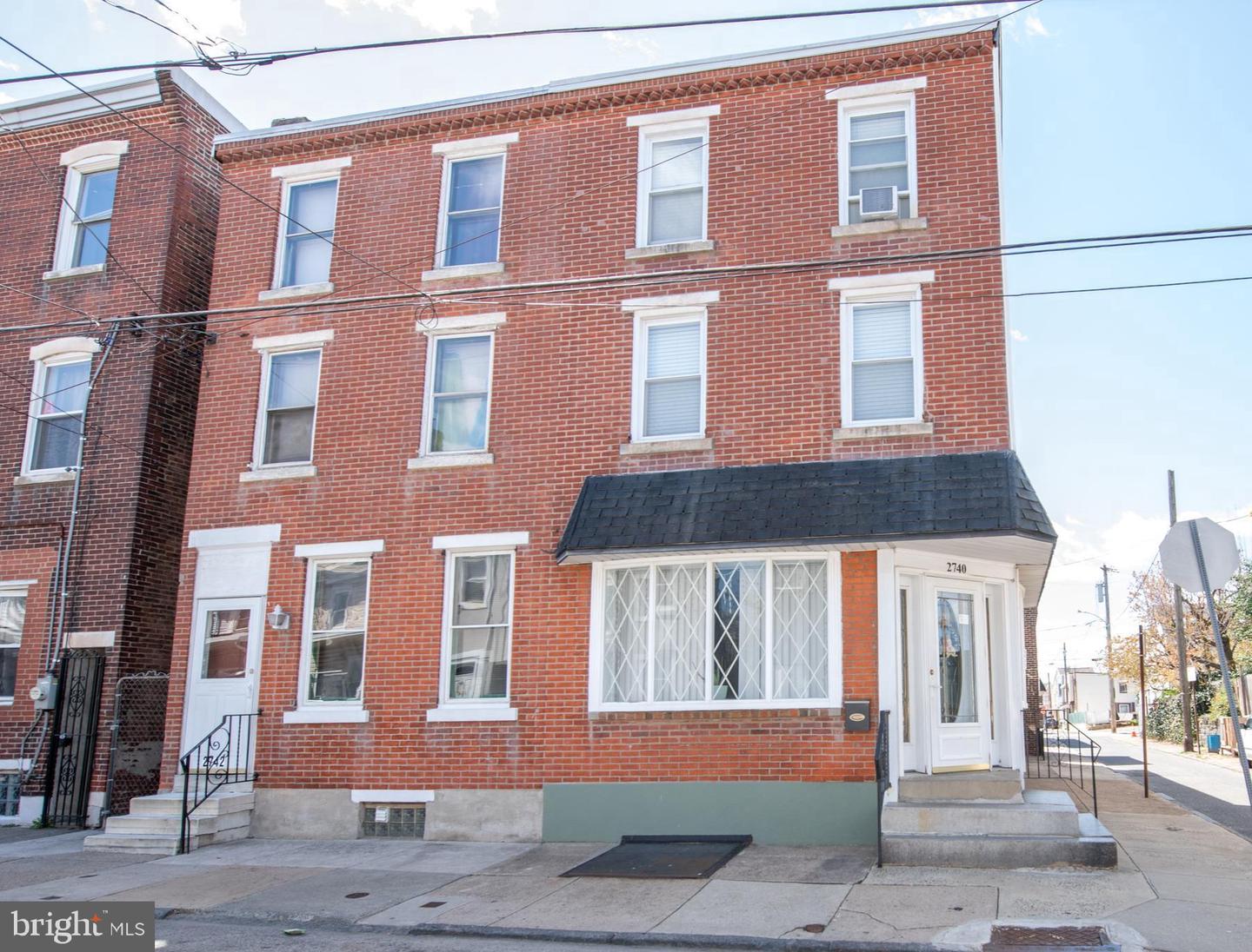 2740 Pratt St — photo