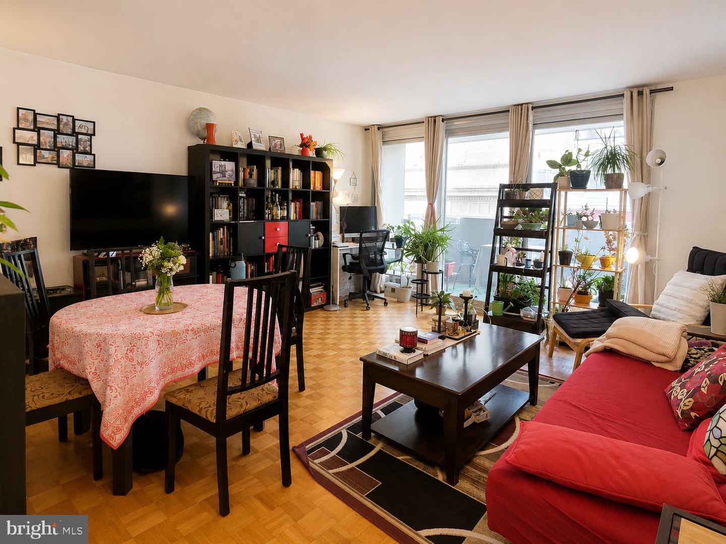 224-30 W Rittenhouse Sq #413 — photo