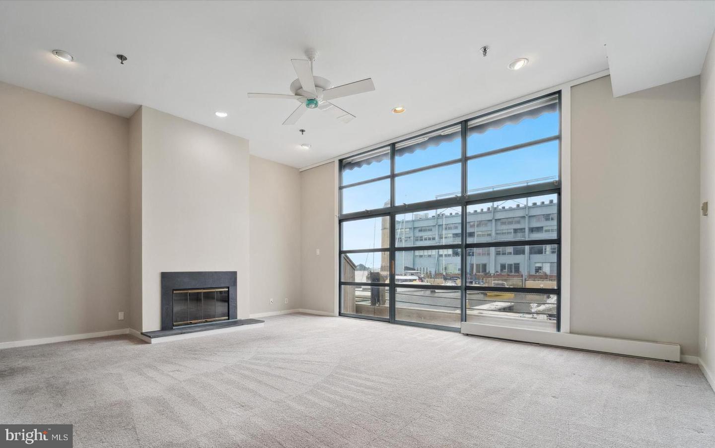 7 N Christopher Columbus Blvd #130 — photo