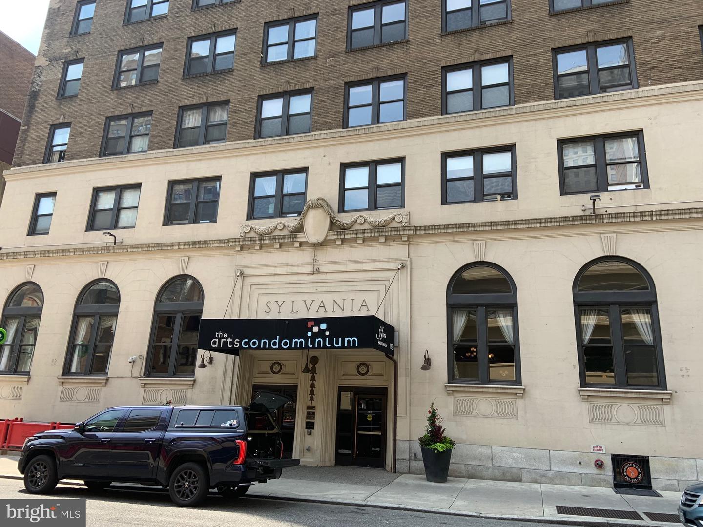 1324 Locust St #901 — photo