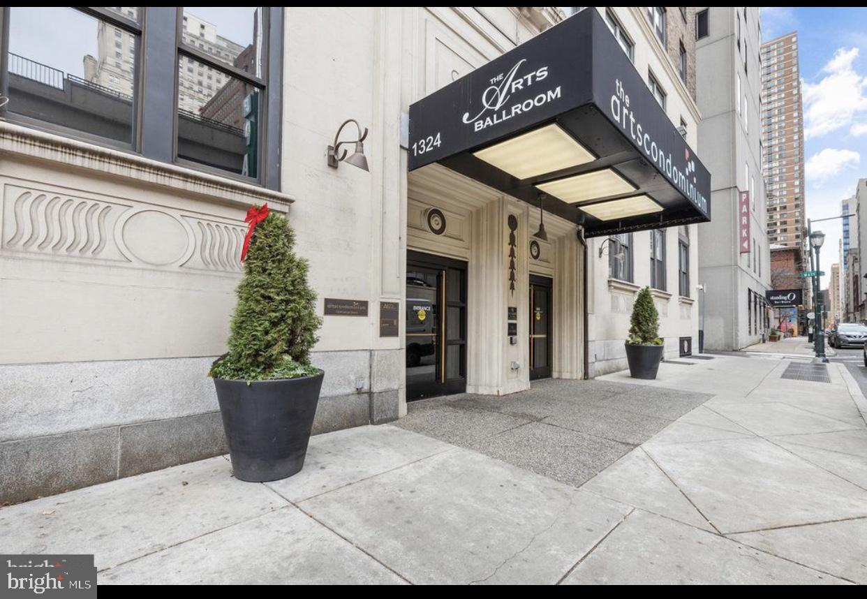 1324 Locust St #308 — photo