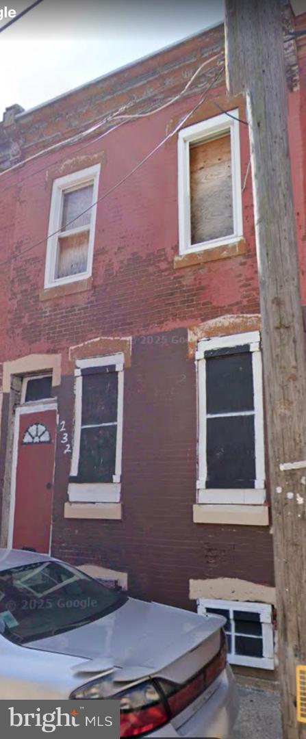 1232 W Tucker St — photo