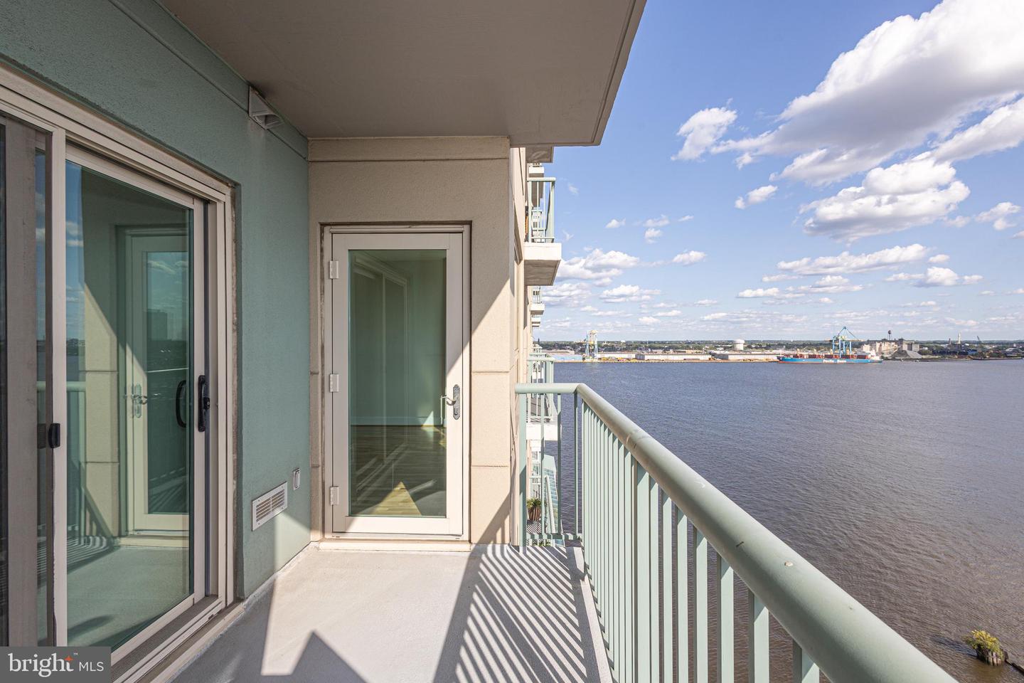 717 S Chris Columbus Blvd #814 — photo