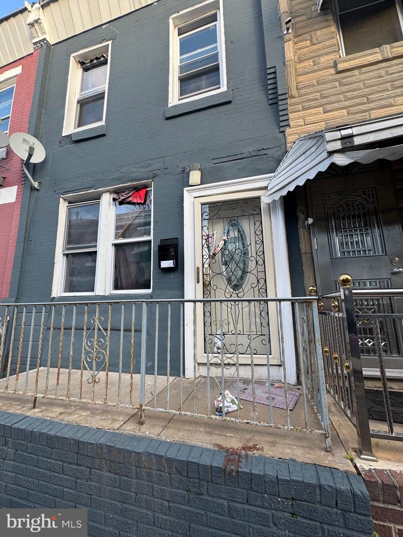 2427 N Gratz St — photo