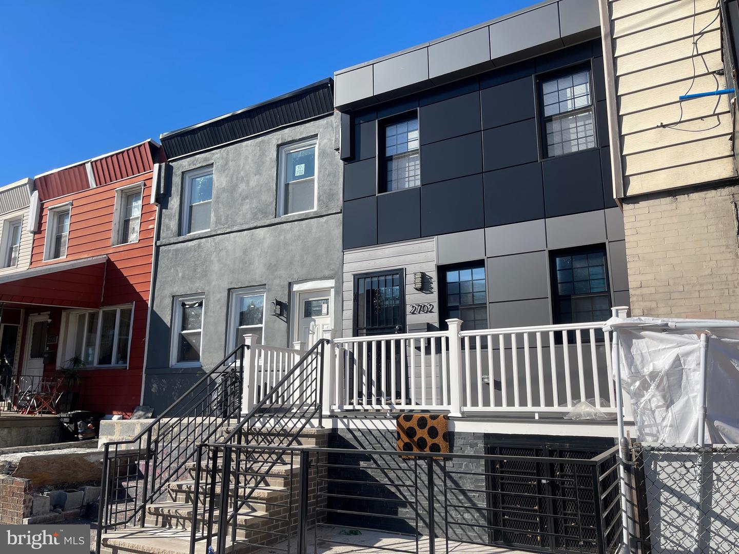 2704 S Marshall St — photo