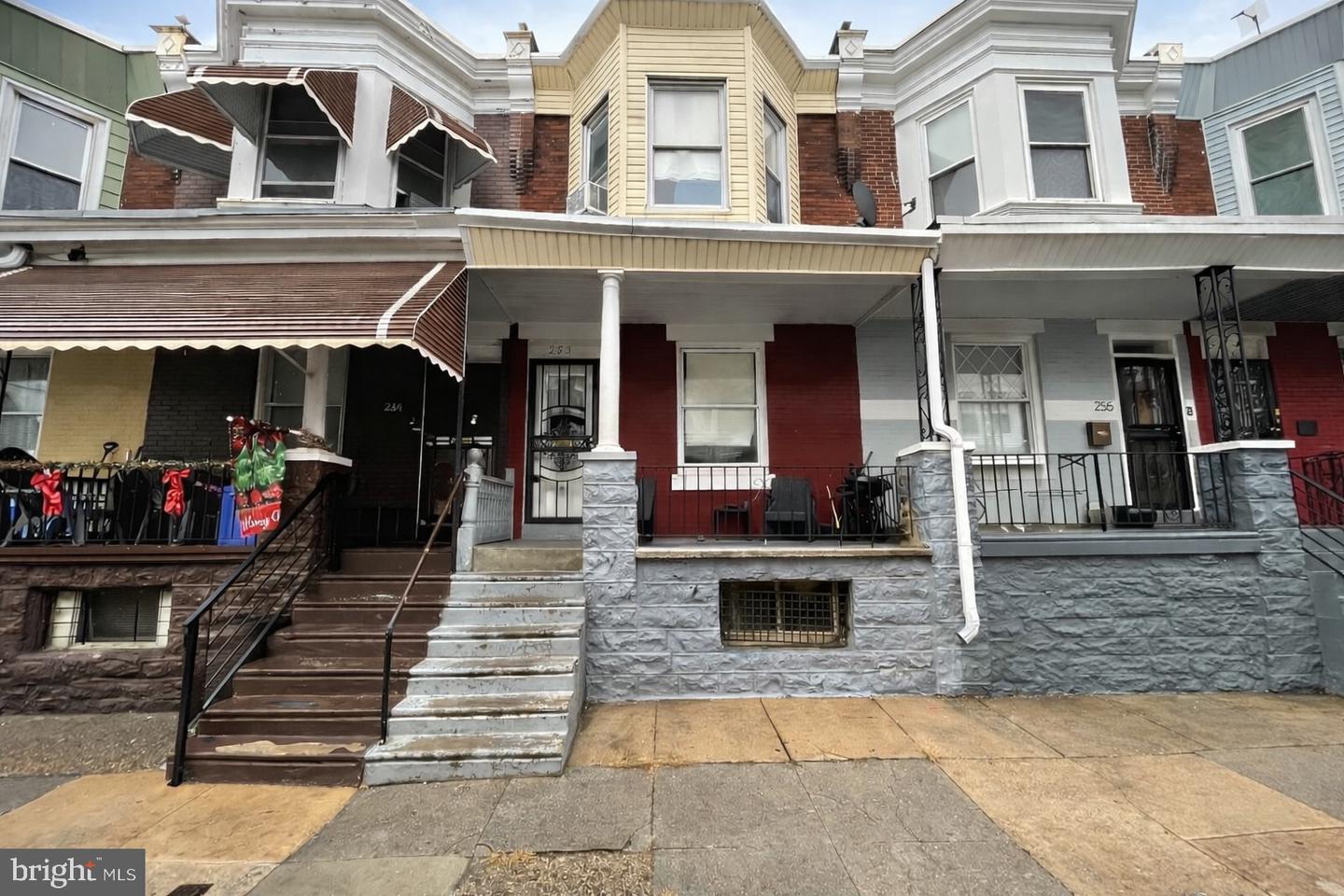 253 S Alden St — photo