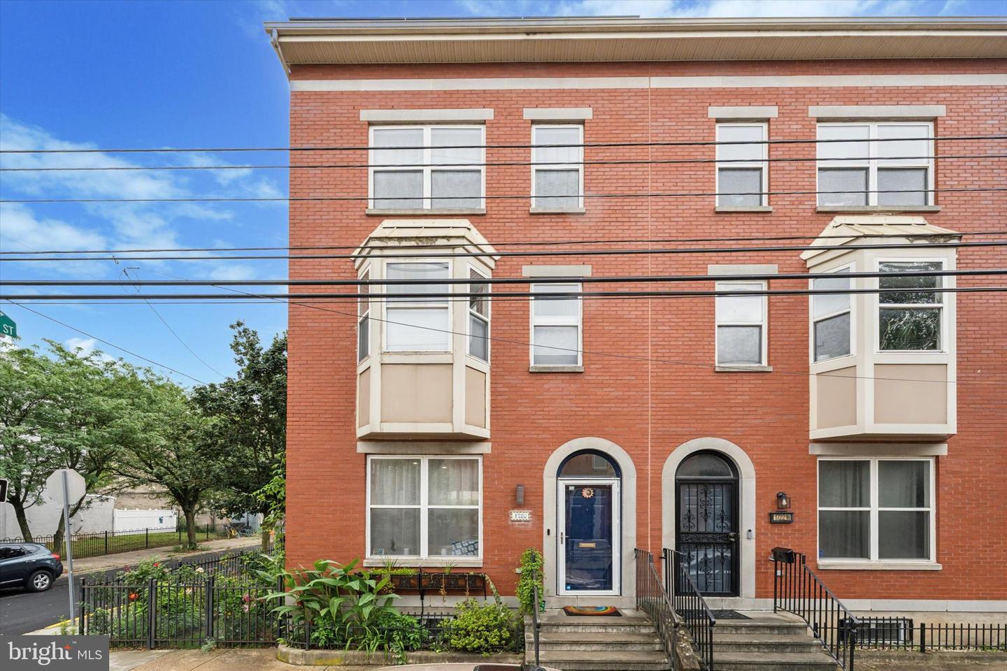 1720 W Oxford St — photo