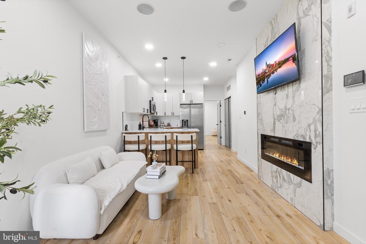647 N 41st St #Unit C — photo