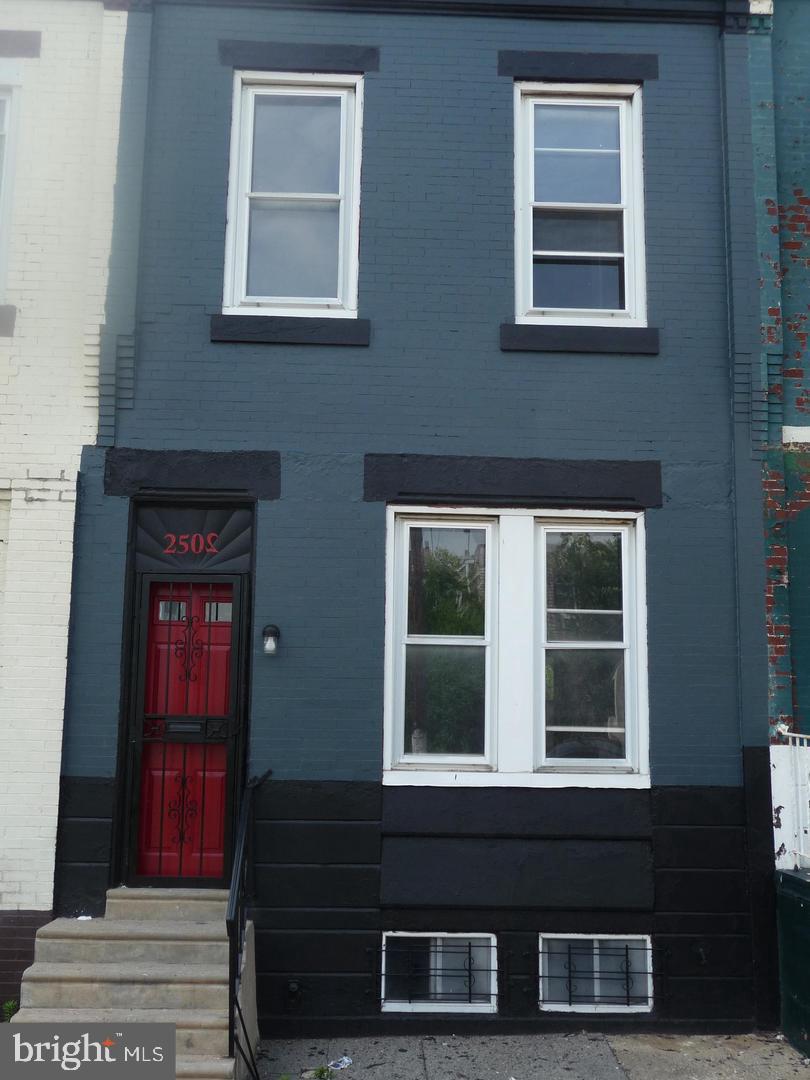 2502 N Opal St — photo